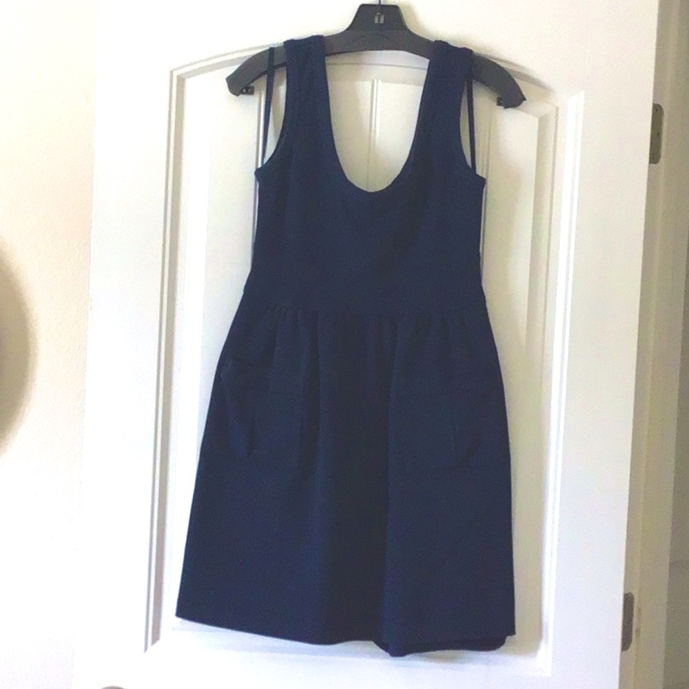 Diane Von Furstenburg navy blue pocket dress